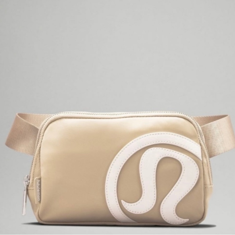 LuluLemon Everywhere Belt Bag